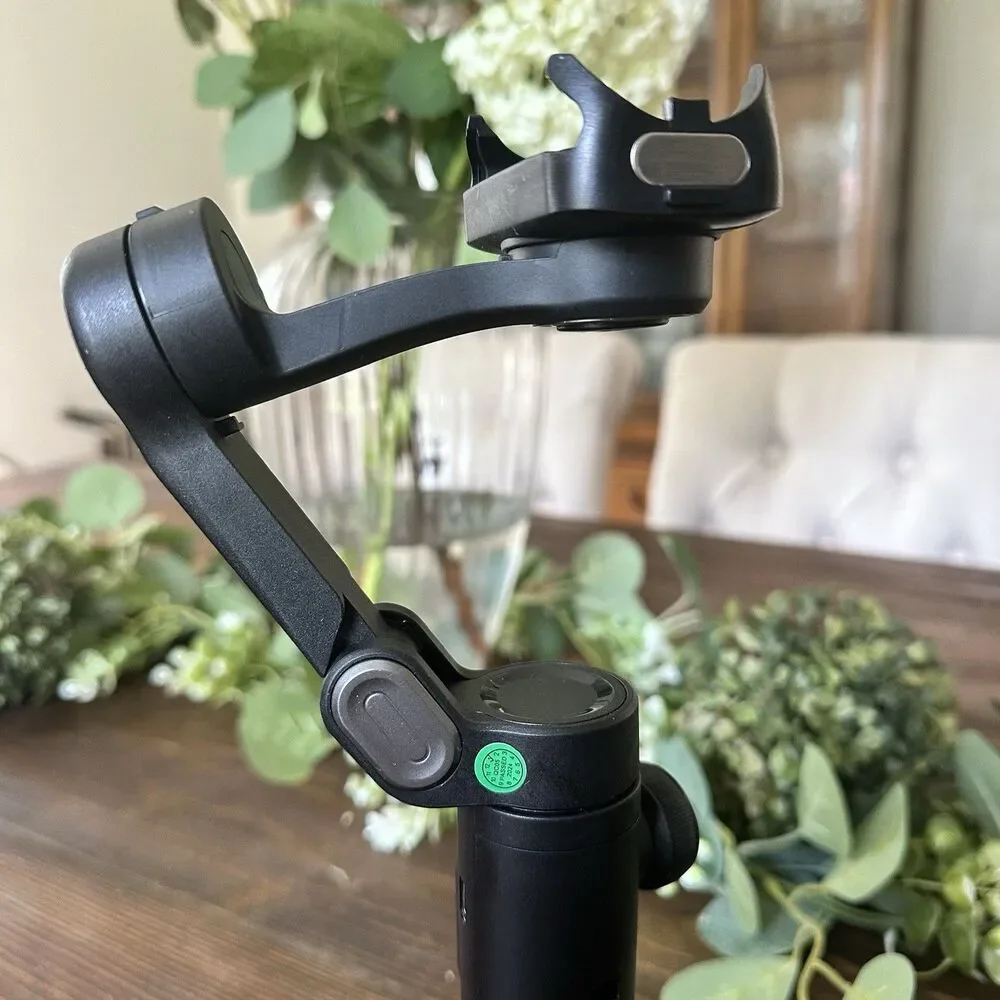 AOCHUAN Smart XE Motorized Foldable Gimbal Stabilizer for Smartphones